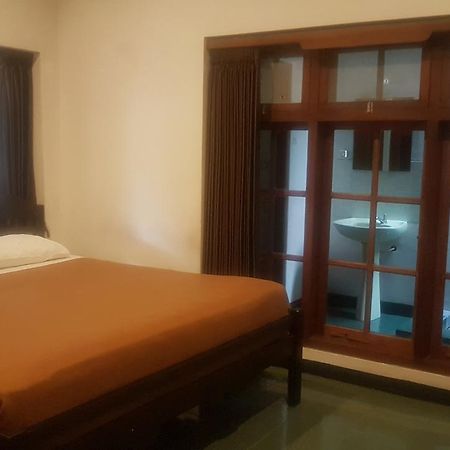 Krowi Inn Сурабая Екстер'єр фото